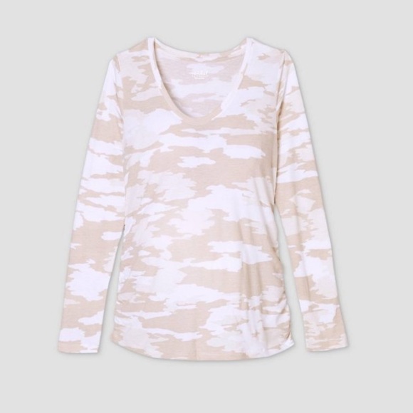 Ingrid & Isabel Maternity Long Sleeve Camo Top With Shirred Sides - Picture 1 of 4